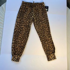 NWT ONZIE S LEOPARD YOGA JOGGERS